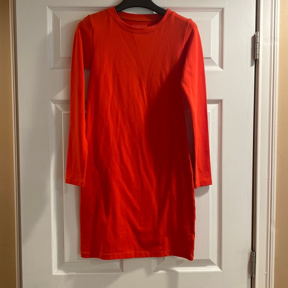 NWT Minnie Mortimer.  33” length